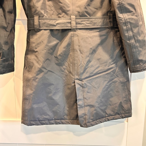 The North Face Women’s HyVent Rain Trench Coat - Picture 7 of 16